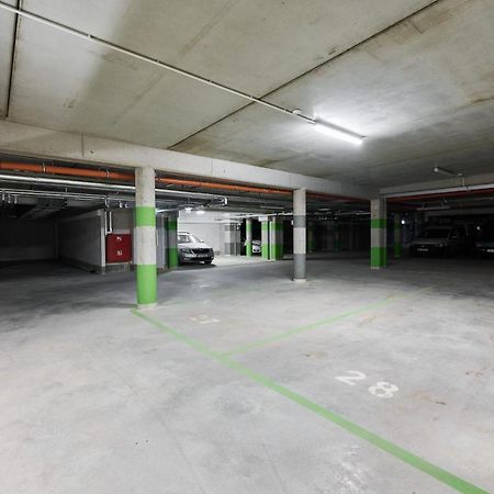 Apartment Wichrowa With Free Garage Wroclaw By Noclegi Renters Exteriér fotografie