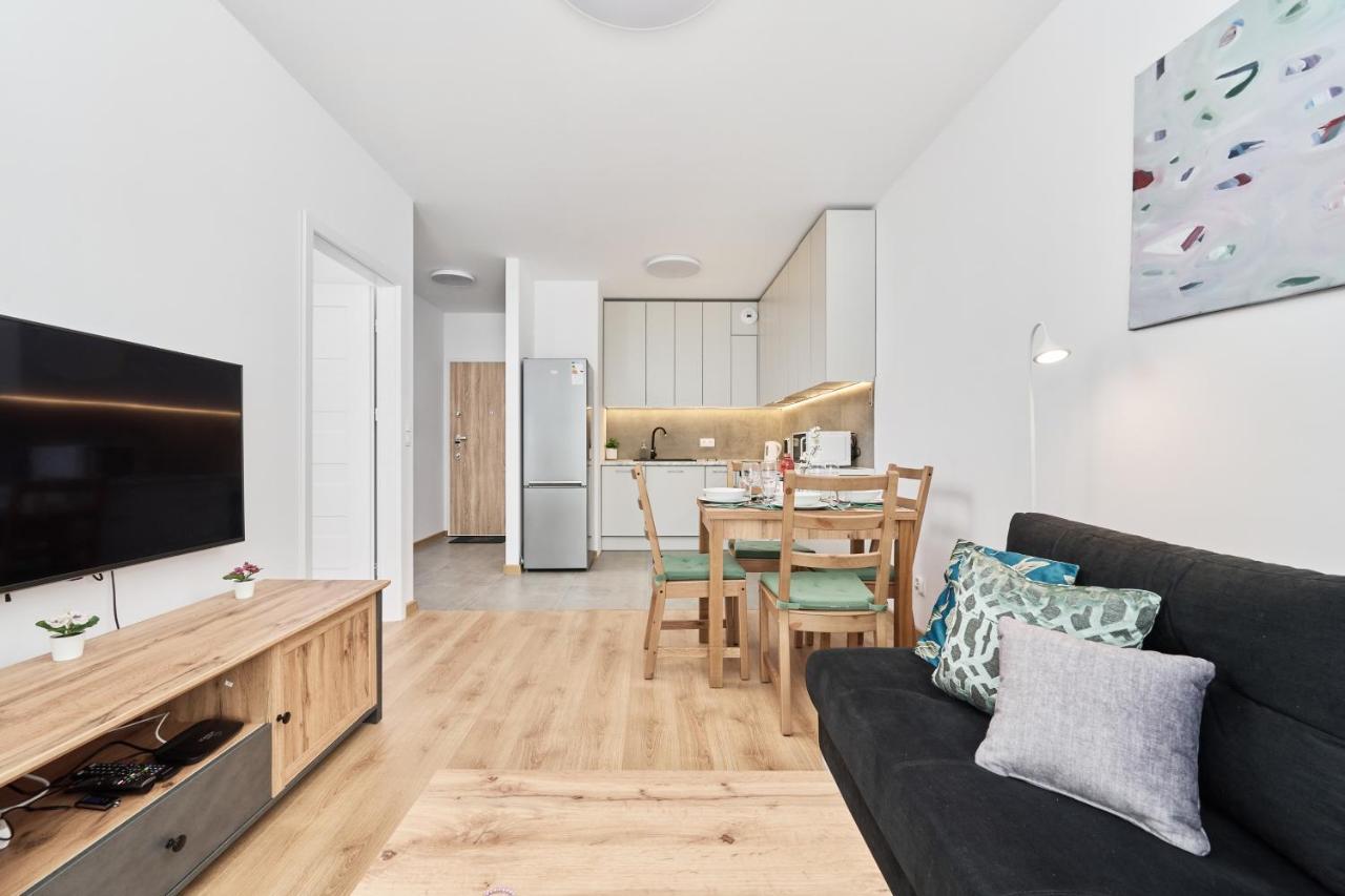 Apartment Wichrowa With Free Garage Wroclaw By Noclegi Renters Exteriér fotografie