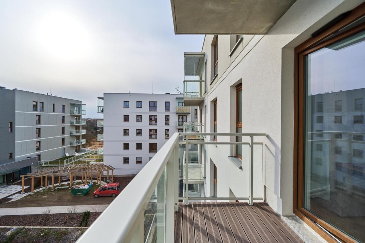 Apartment Wichrowa With Free Garage Wroclaw By Noclegi Renters Exteriér fotografie