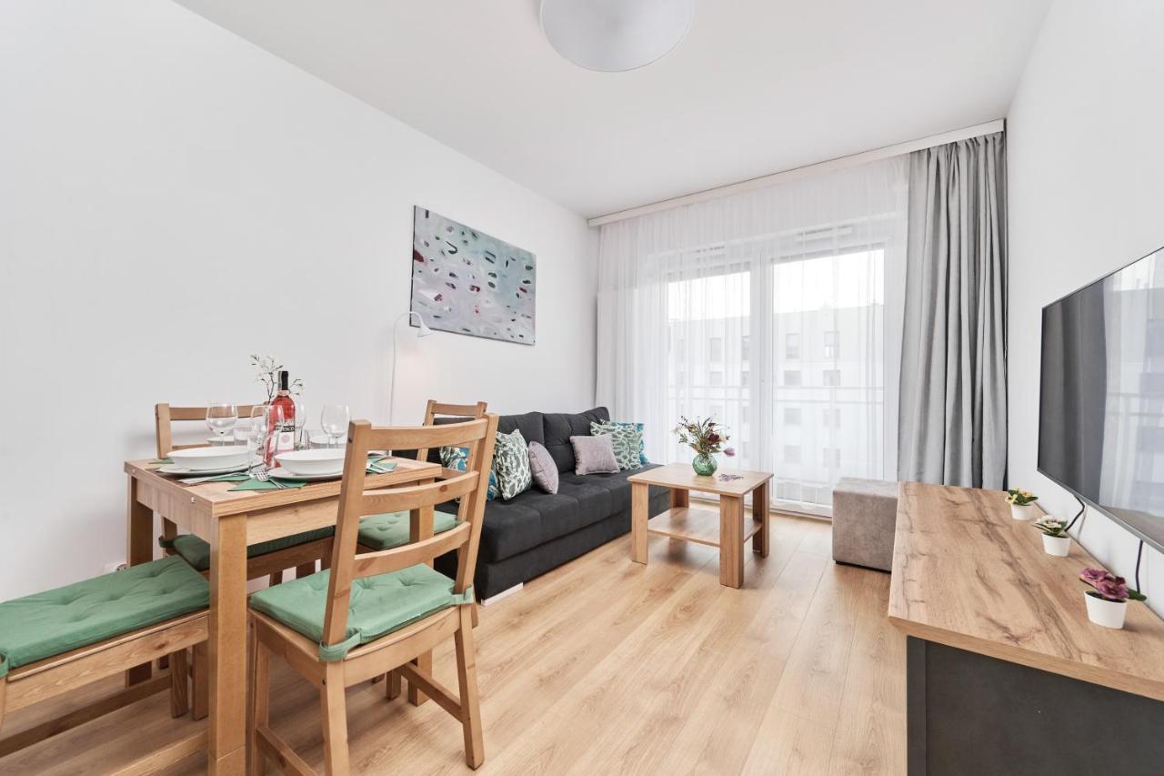 Apartment Wichrowa With Free Garage Wroclaw By Noclegi Renters Exteriér fotografie