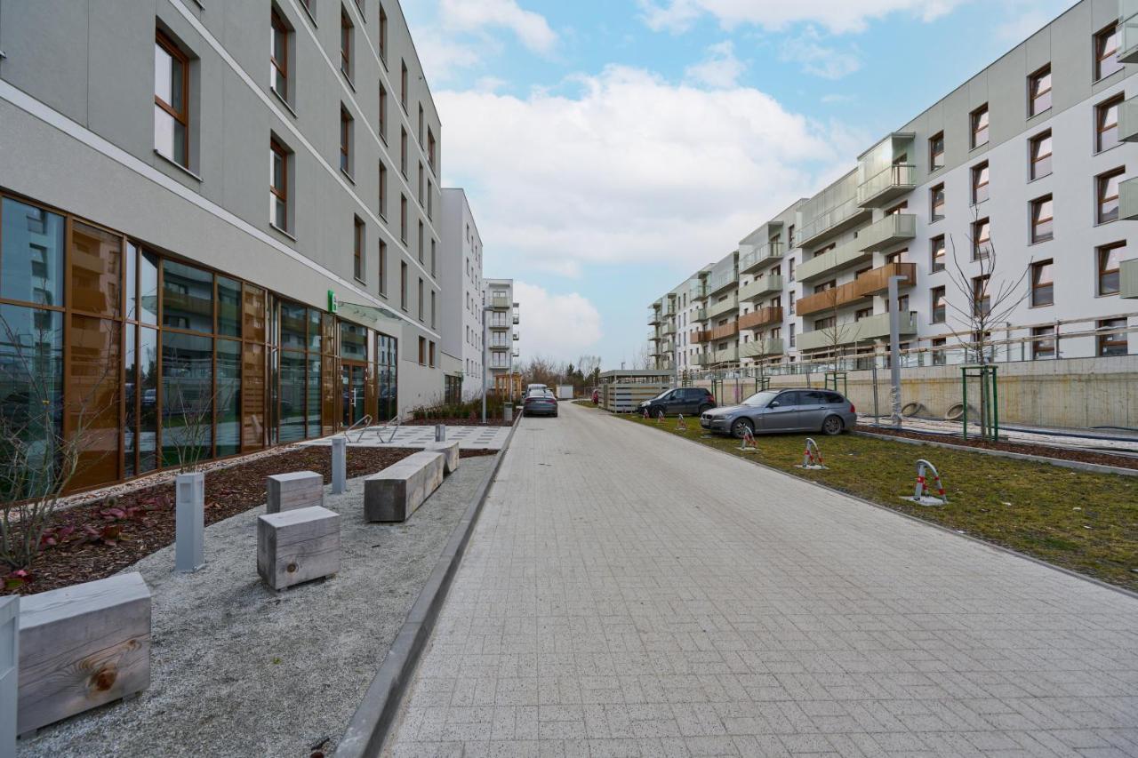 Apartment Wichrowa With Free Garage Wroclaw By Noclegi Renters Exteriér fotografie