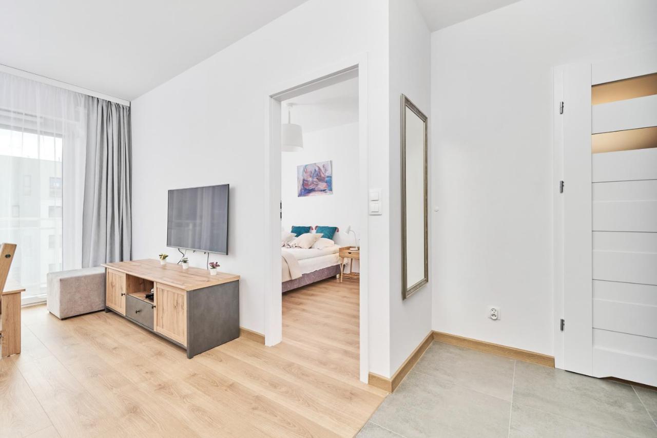 Apartment Wichrowa With Free Garage Wroclaw By Noclegi Renters Exteriér fotografie
