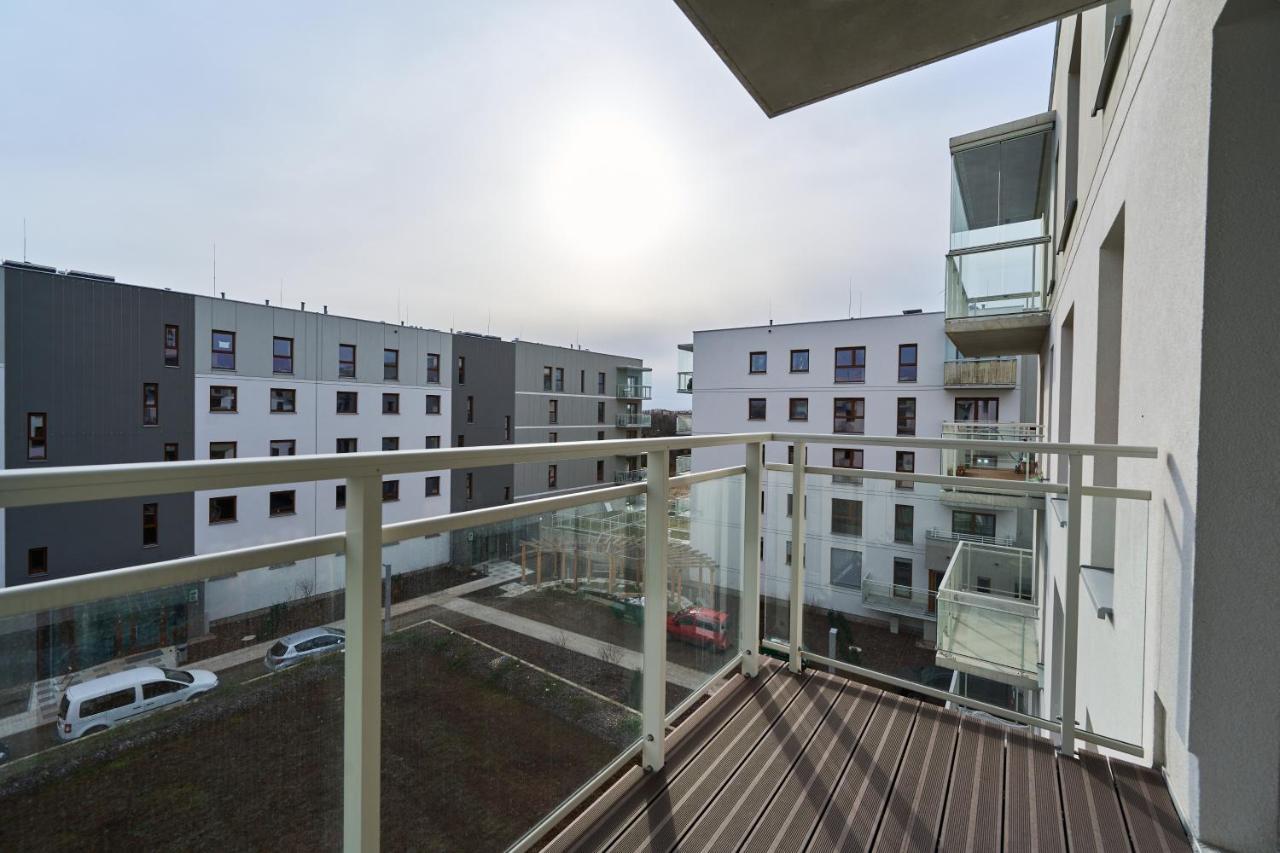 Apartment Wichrowa With Free Garage Wroclaw By Noclegi Renters Exteriér fotografie
