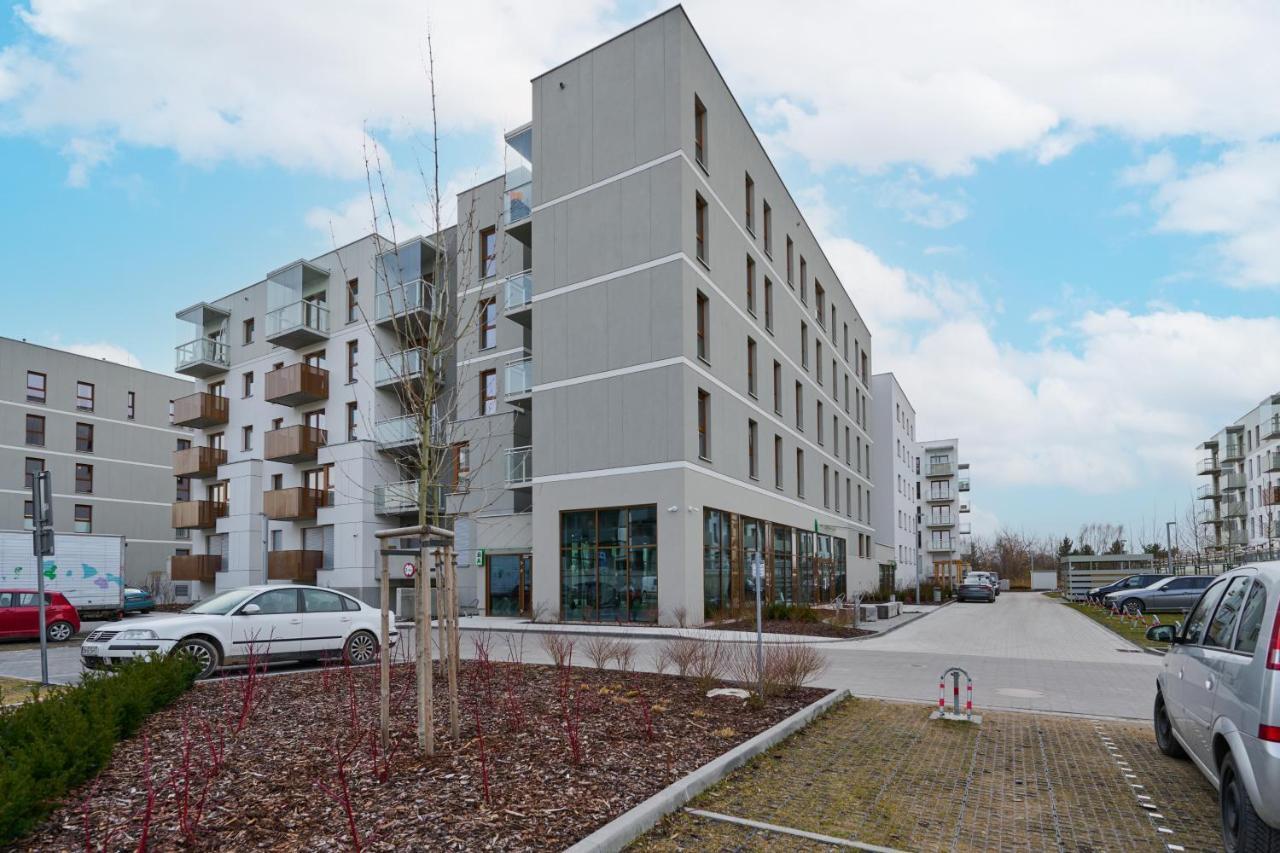 Apartment Wichrowa With Free Garage Wroclaw By Noclegi Renters Exteriér fotografie