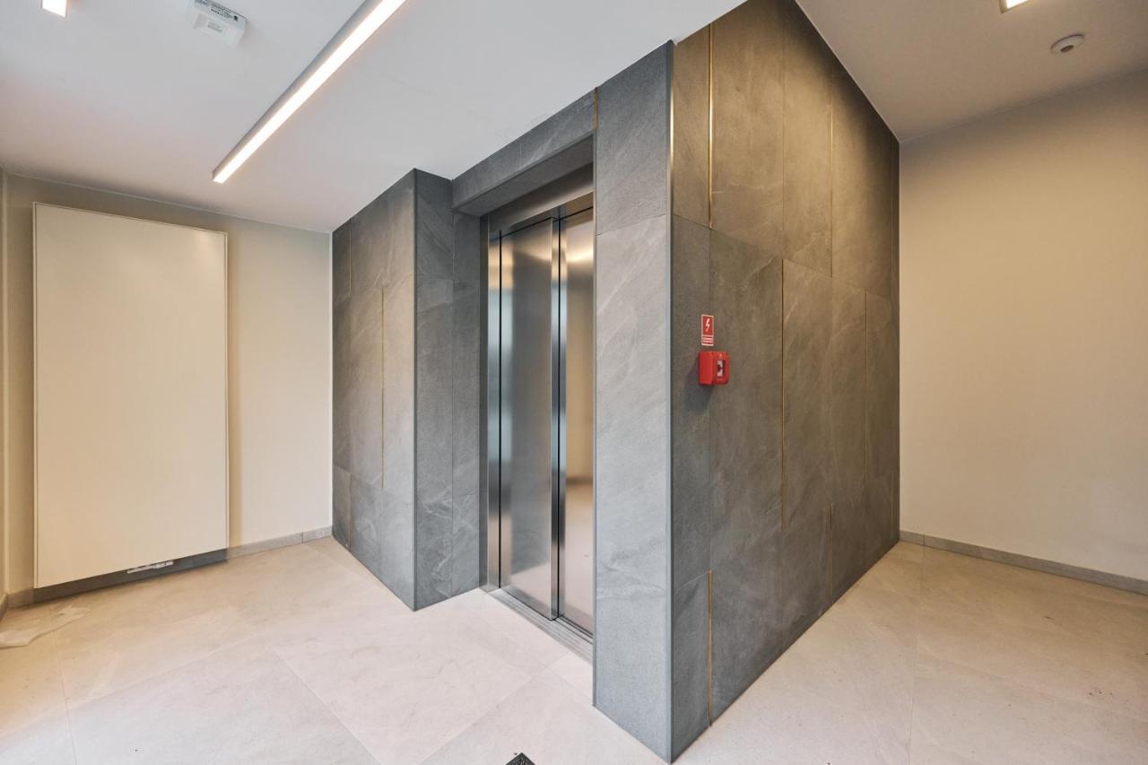 Apartment Wichrowa With Free Garage Wroclaw By Noclegi Renters Exteriér fotografie