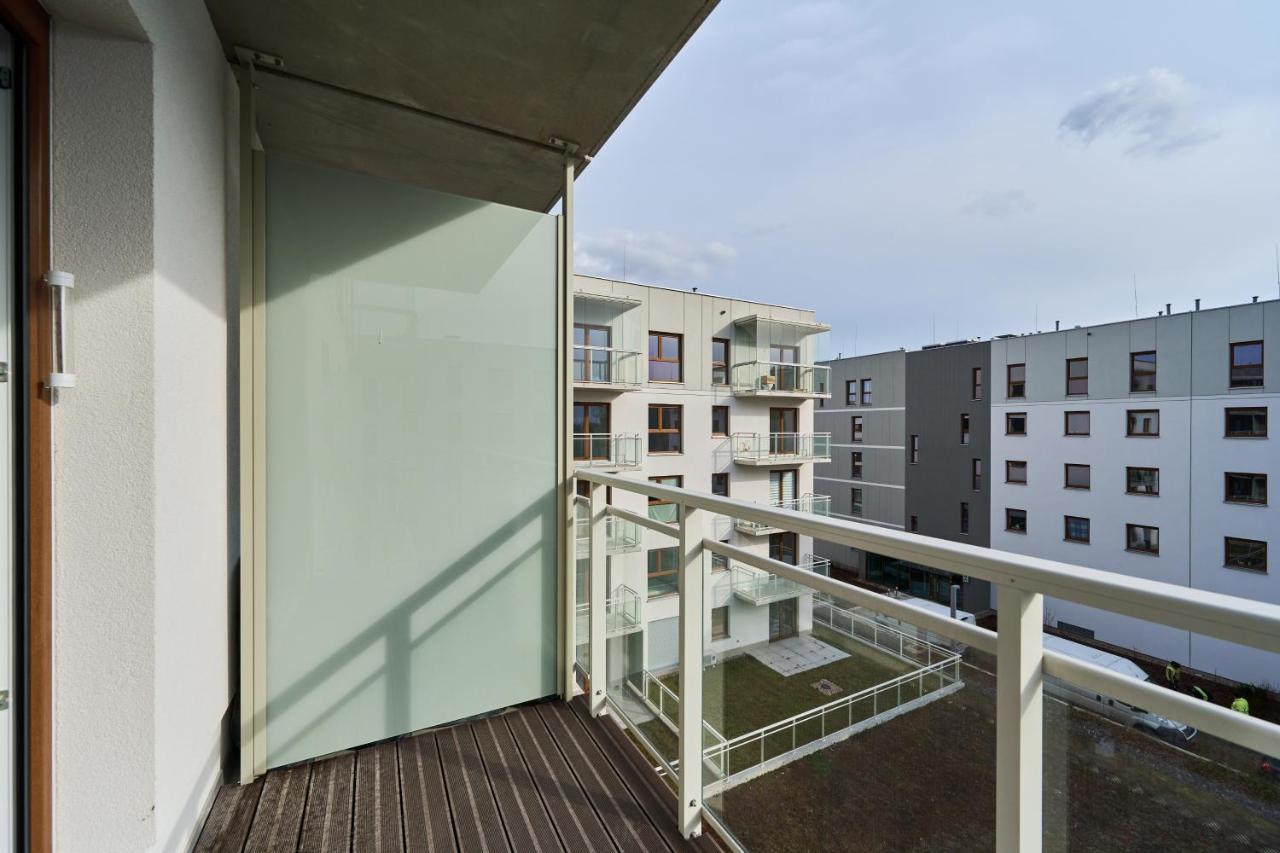 Apartment Wichrowa With Free Garage Wroclaw By Noclegi Renters Exteriér fotografie